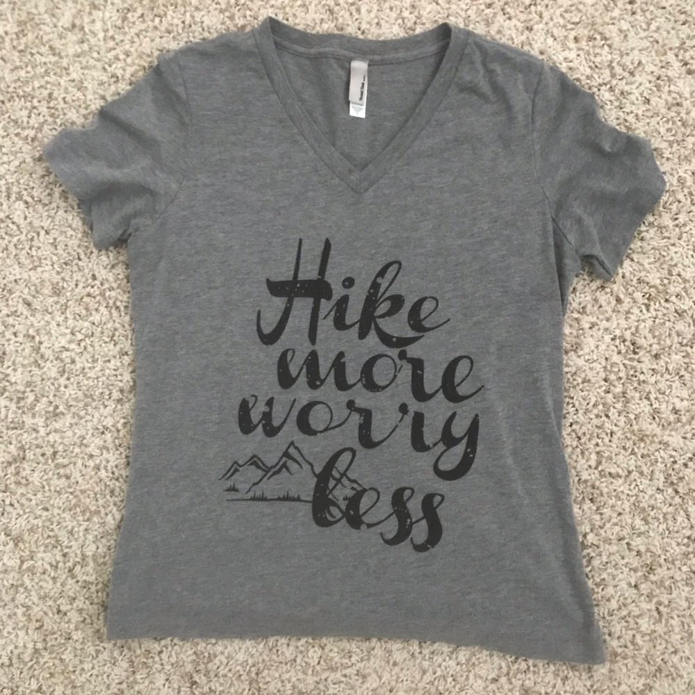 ✨3 FOR $20✨“Hike More Worry Less” V-Neck Tee S